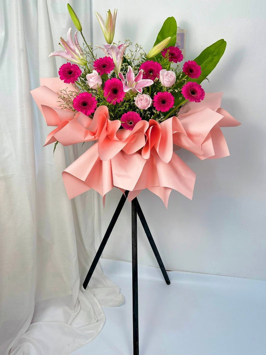 Zara Opening Flower Stand