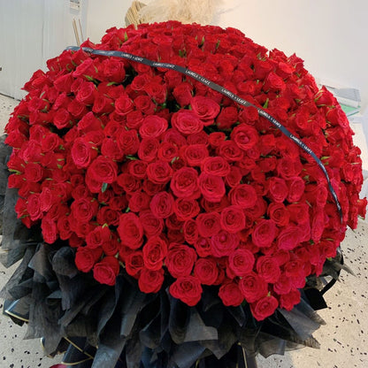 Blossoming Love 999 Roses Bouquet | Laurels & Leafz