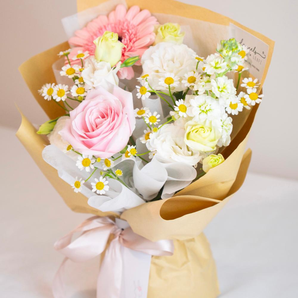 Champagne Dreamscape Flower Bouquet Laurels & Leafz