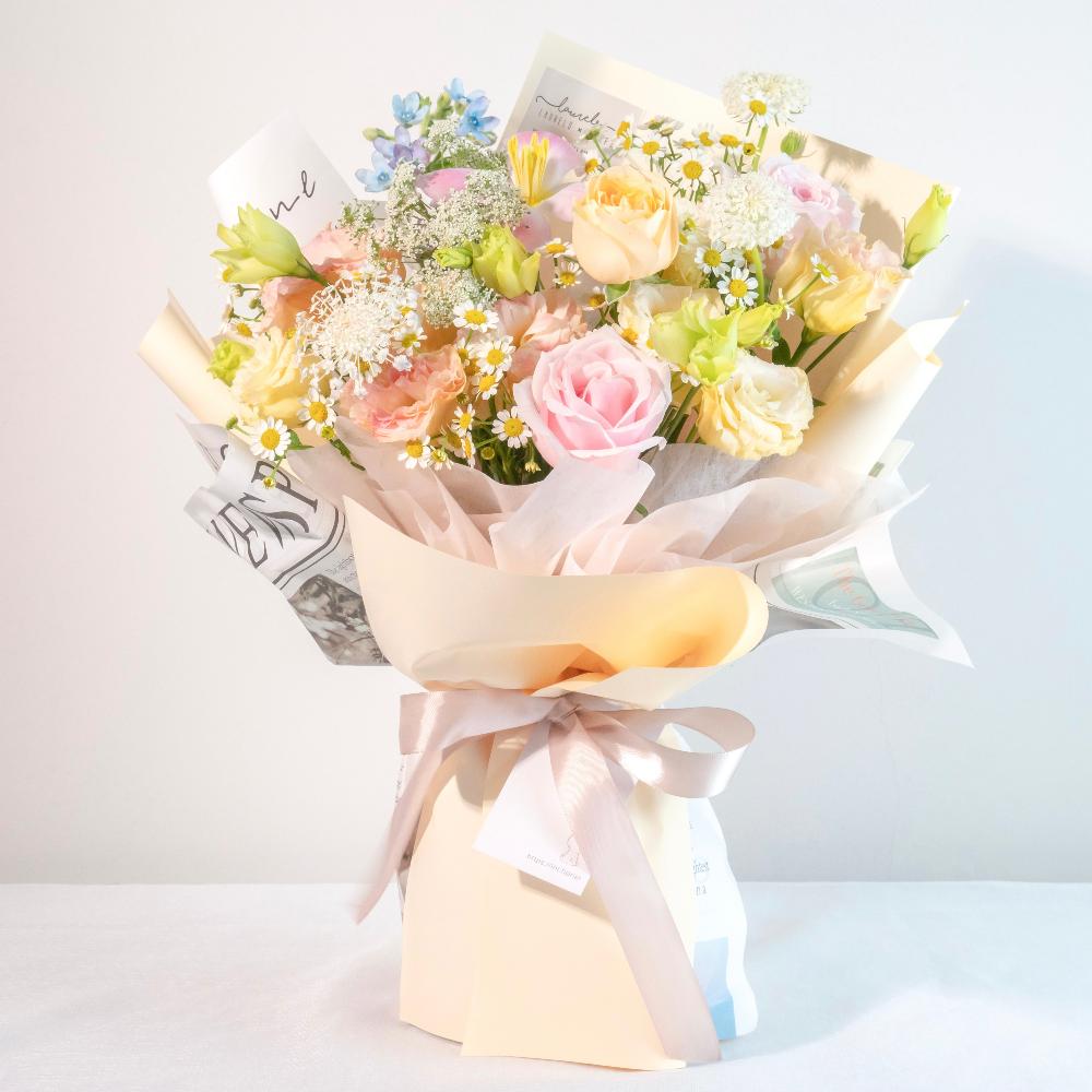 Luna Flower Bouquet Laurels & Leafz