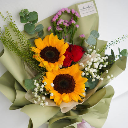 sunflower bouquet Laurels & Leafz