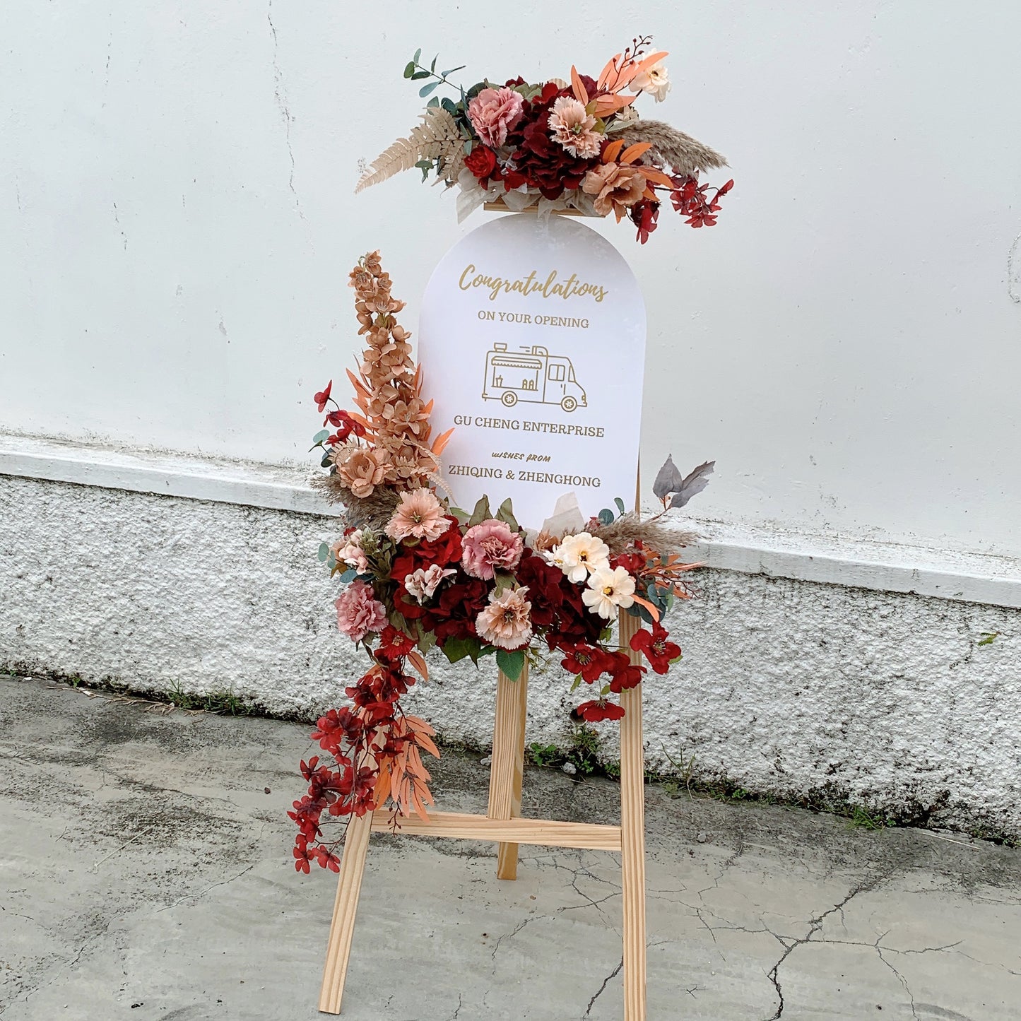 Fashionable Floral Stand
