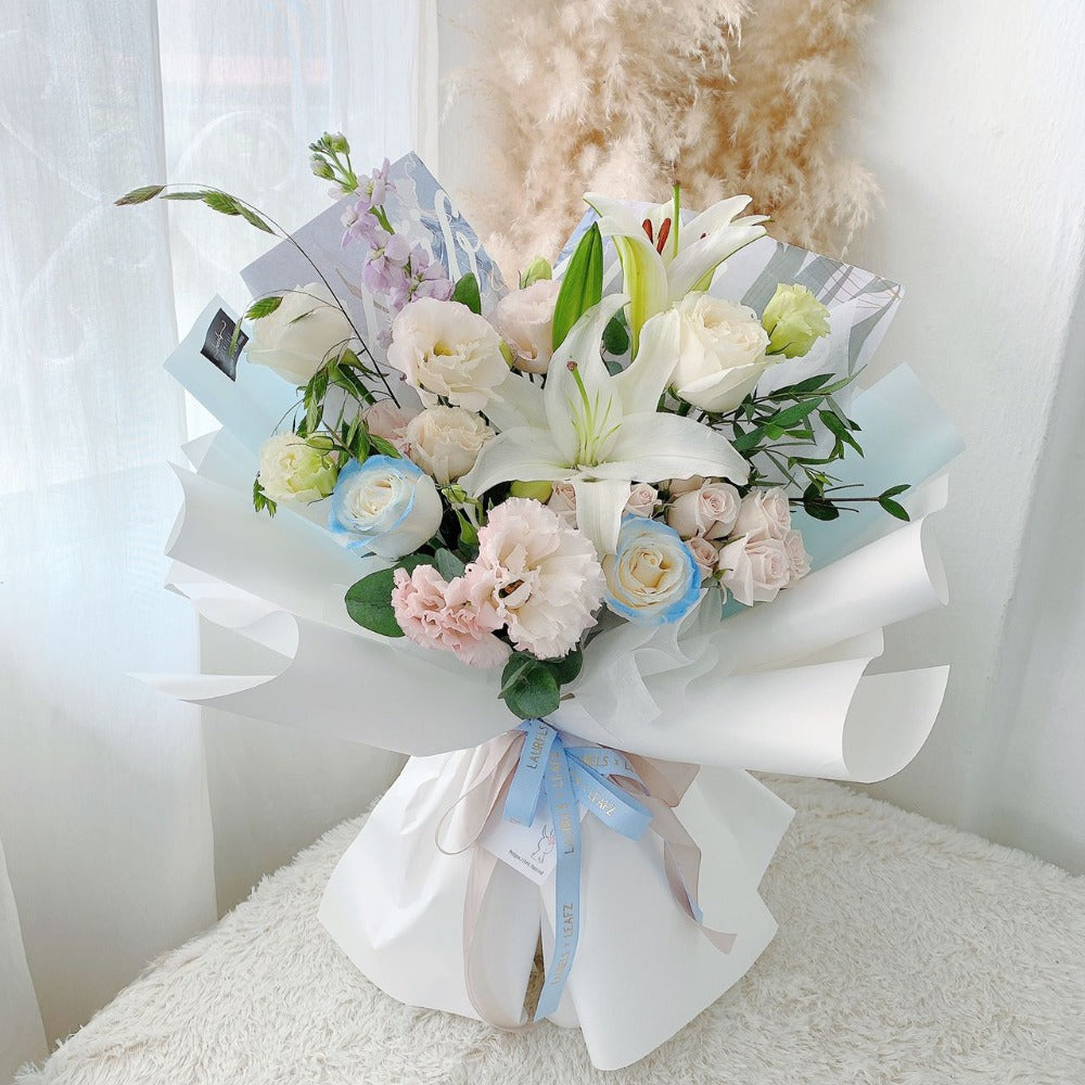 Acalia Lily Flower Bouquet | Laurels & Leafz